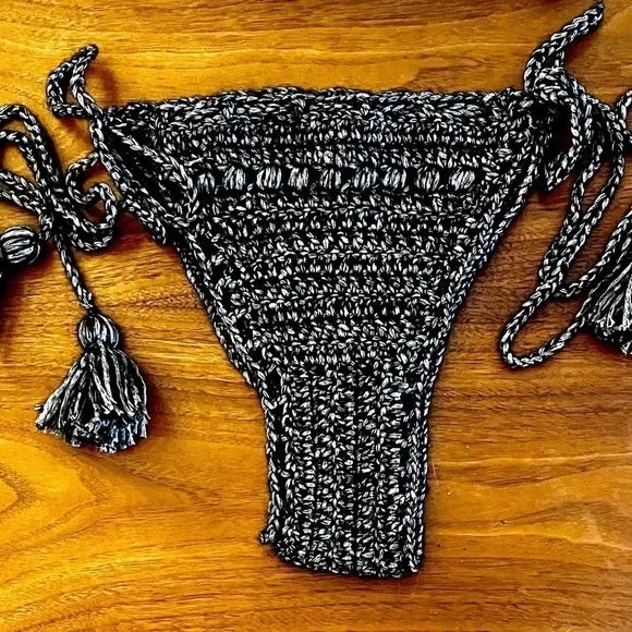 SHIMMERING CROCHETED SILVER BIKINI - Picture 7 of 9